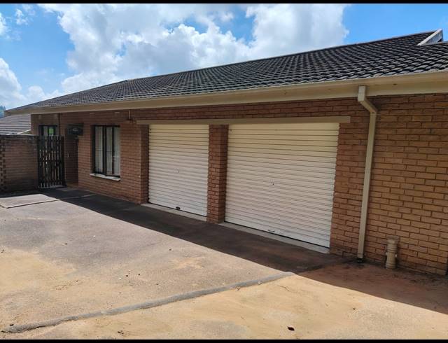 3 BEDROOM TOWNHOUSE FOR SALE IN THE WOLDS